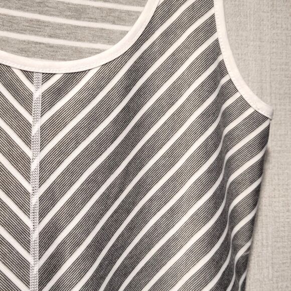 NWT Peace & Pearls Reversible Striped Dress Size M White Gray Bodycon Stretchy - Picture 7 of 8